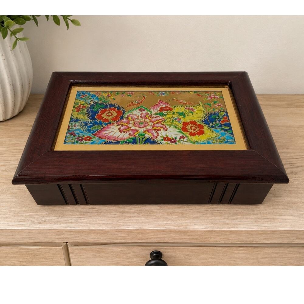 1987 Lefton "Memories" Musical Jewelry Box